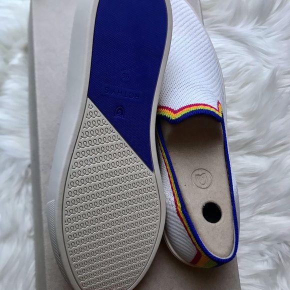 *Limited Edition* Rothy's The Sneaker
WHITE RAINBOW SIZE: 9.5 - Picture 4 of 8